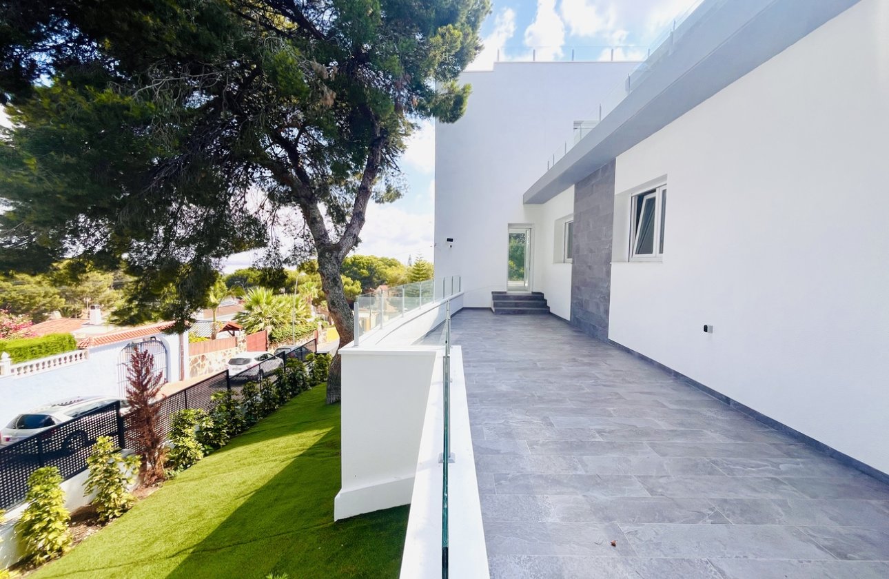 Resale - Villa -
Los Balcones - Costa Blanca