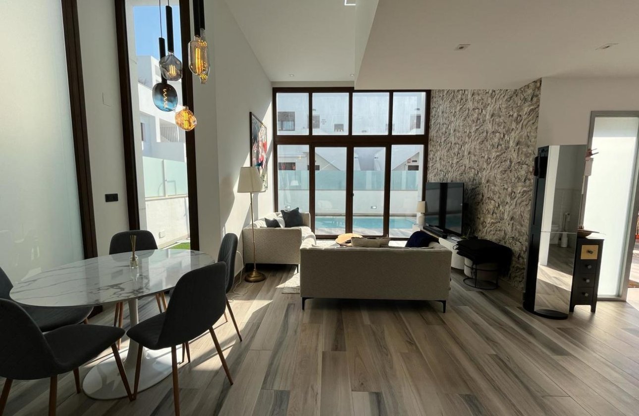 Resale - Villa -
Los Balcones - Costa Blanca