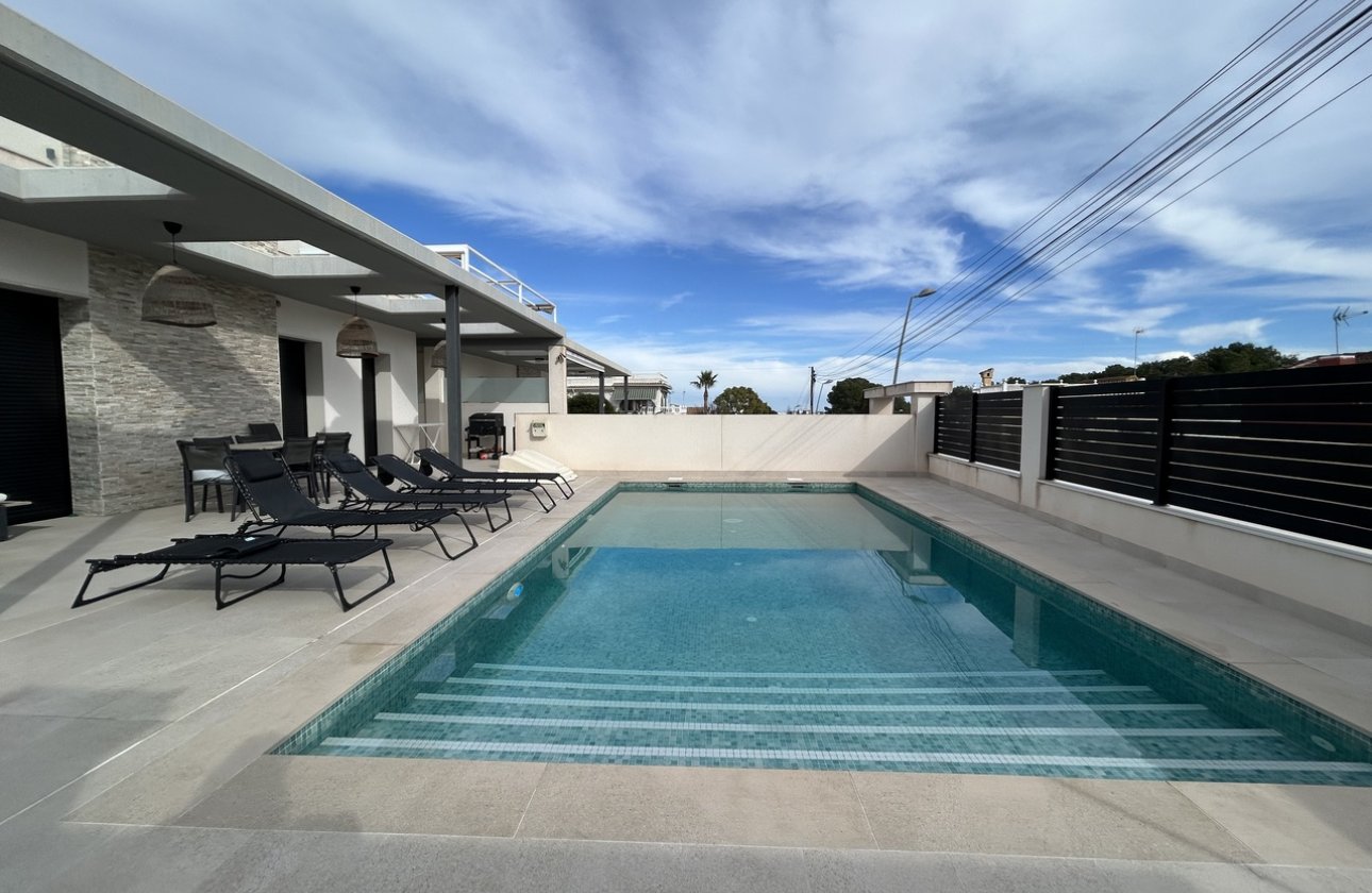 Resale - Villa -
Los Balcones - Costa Blanca