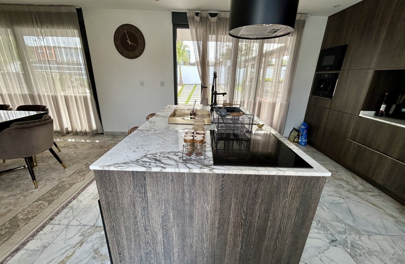 Resale - Villa -
Los Balcones - Costa Blanca