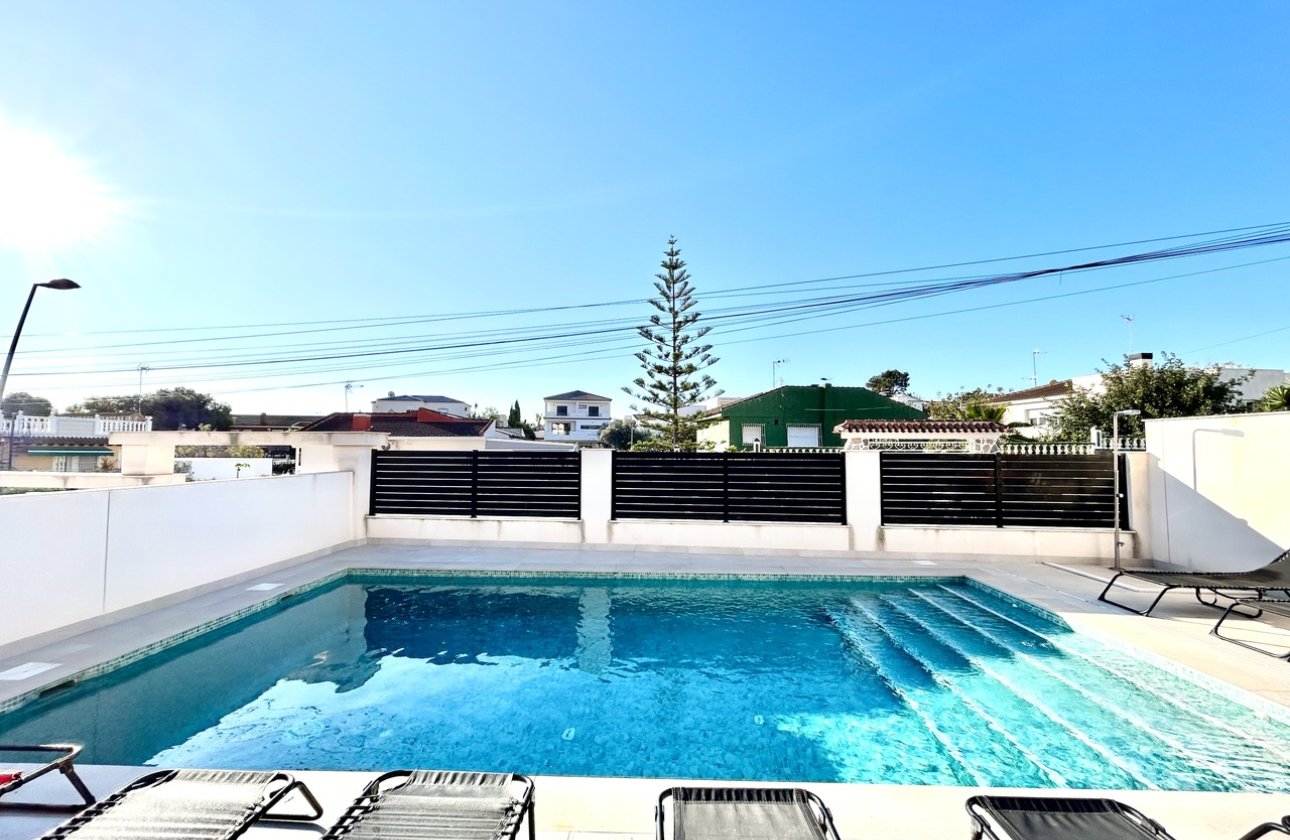 Resale - Villa -
Los Balcones - Costa Blanca