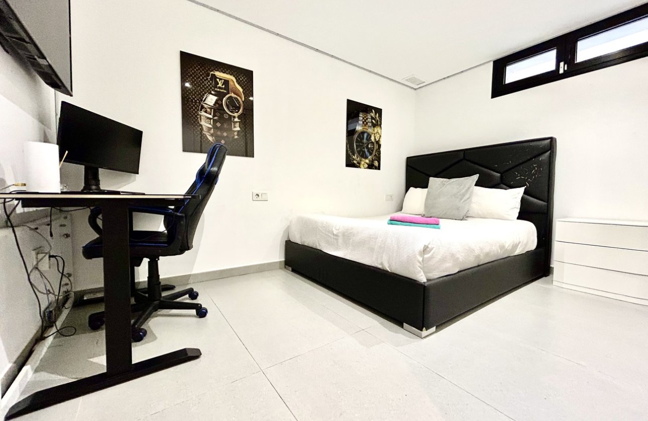 Resale - Villa -
Los Balcones - Costa Blanca