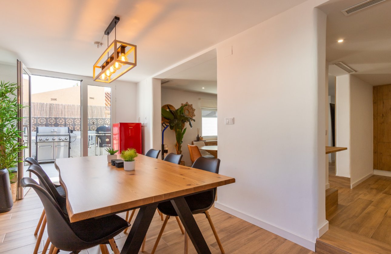 Resale - Villa -
Los Balcones - Costa Blanca