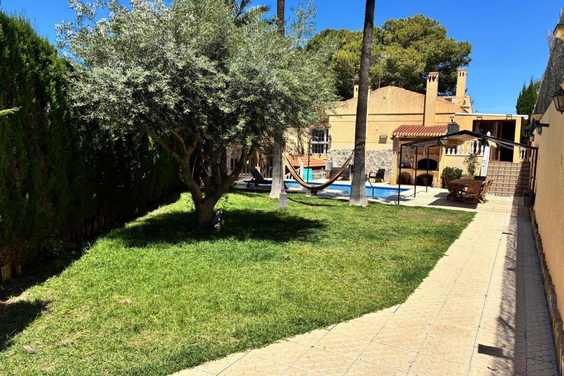 Resale - Villa -
Los Balcones - Costa Blanca