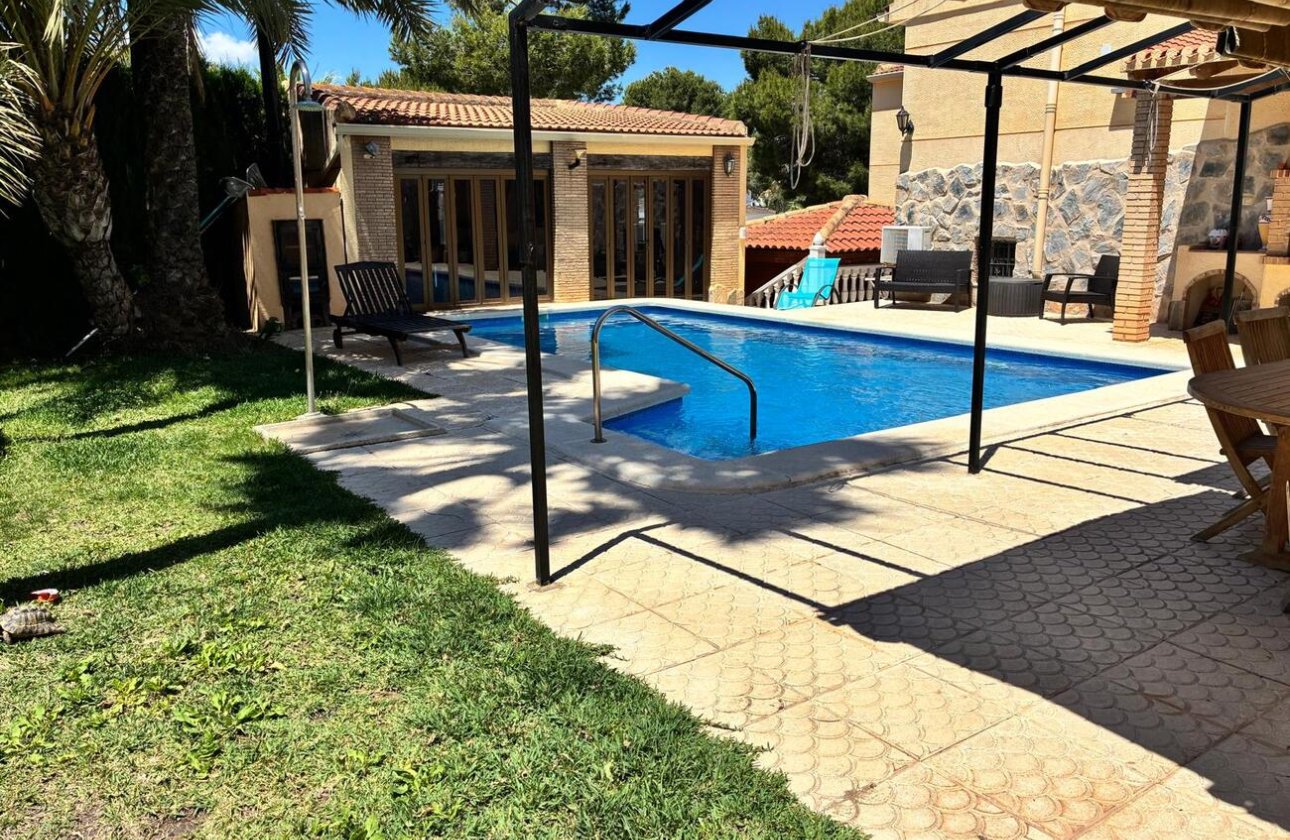 Resale - Villa -
Los Balcones - Costa Blanca