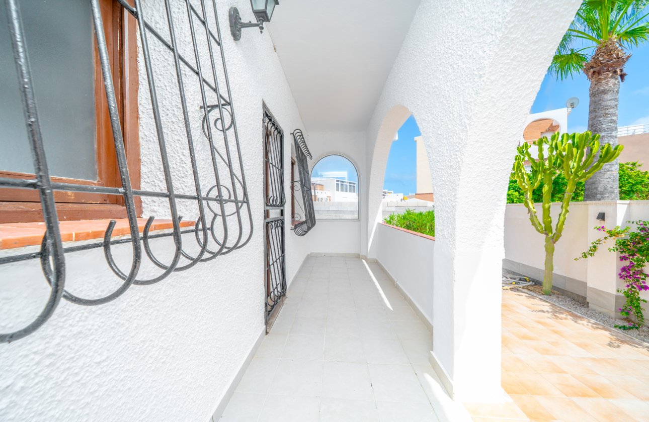 Resale - Villa -
Los Balcones - Costa Blanca