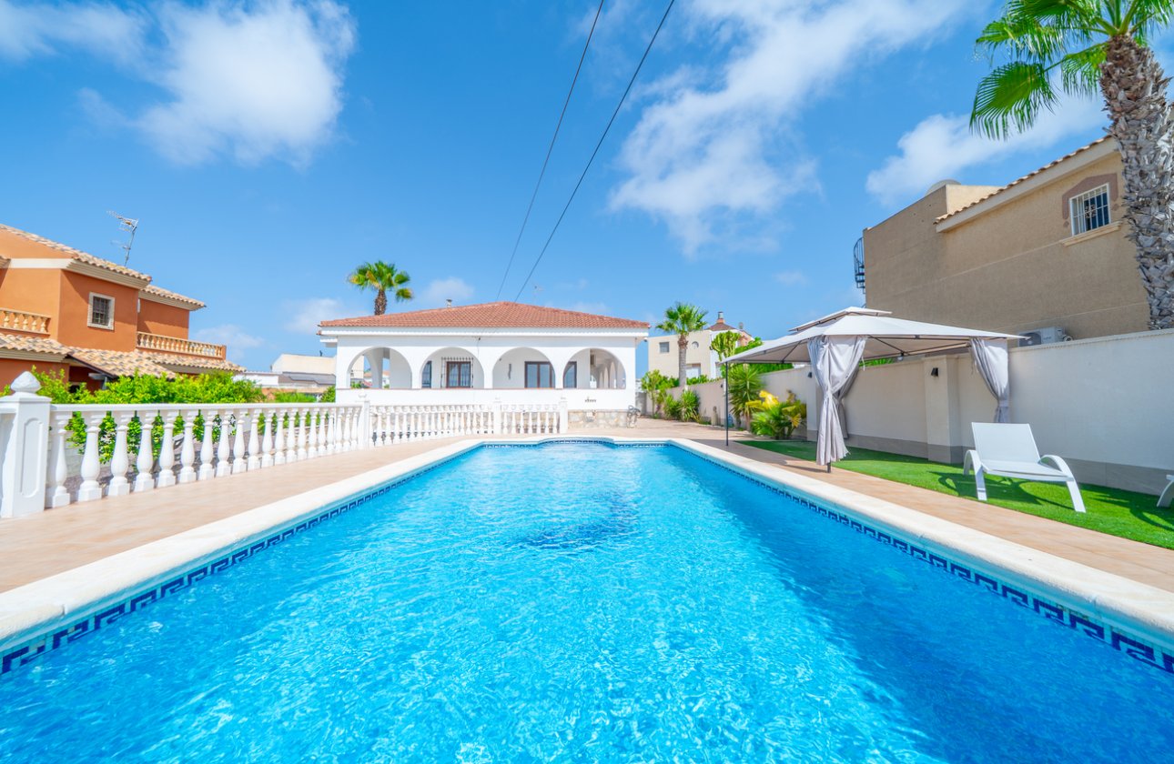 Resale - Villa -
Los Balcones - Costa Blanca