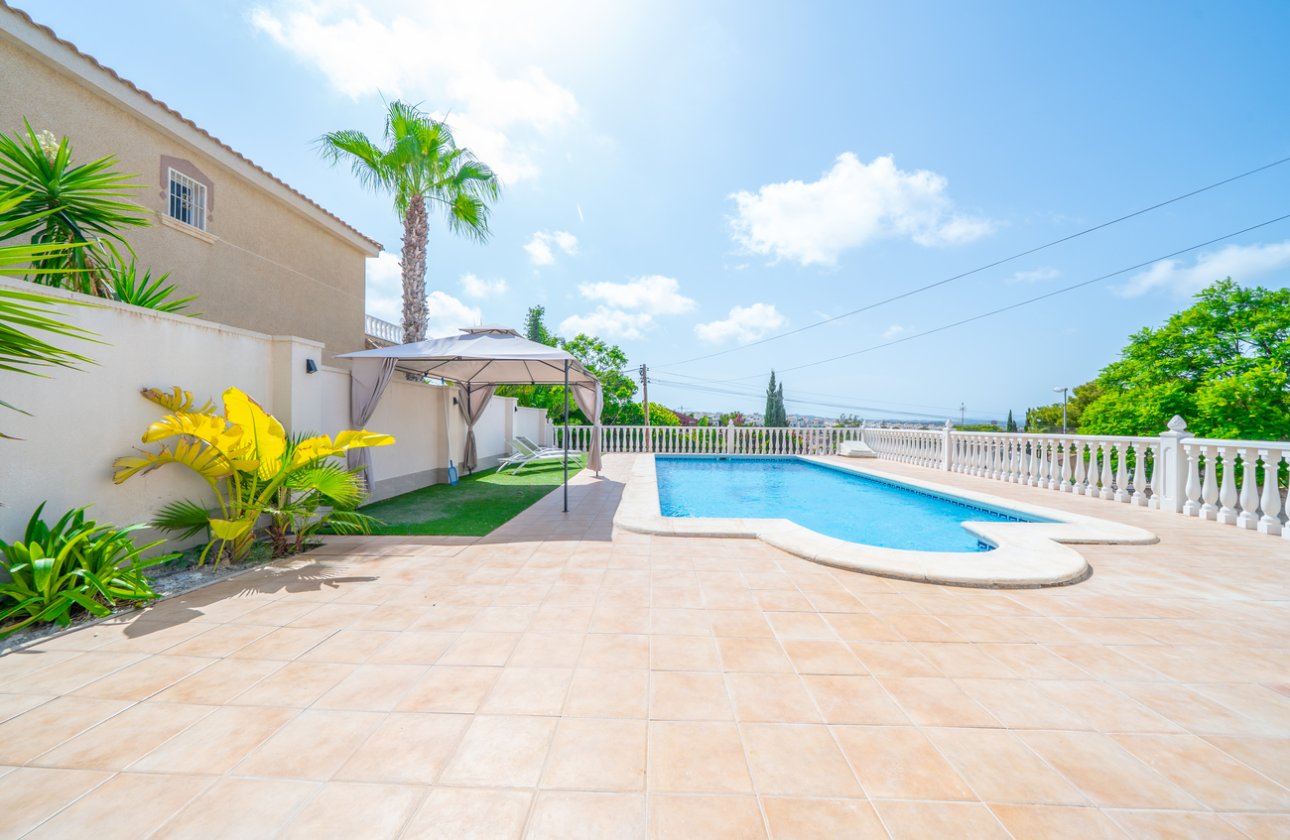Resale - Villa -
Los Balcones - Costa Blanca