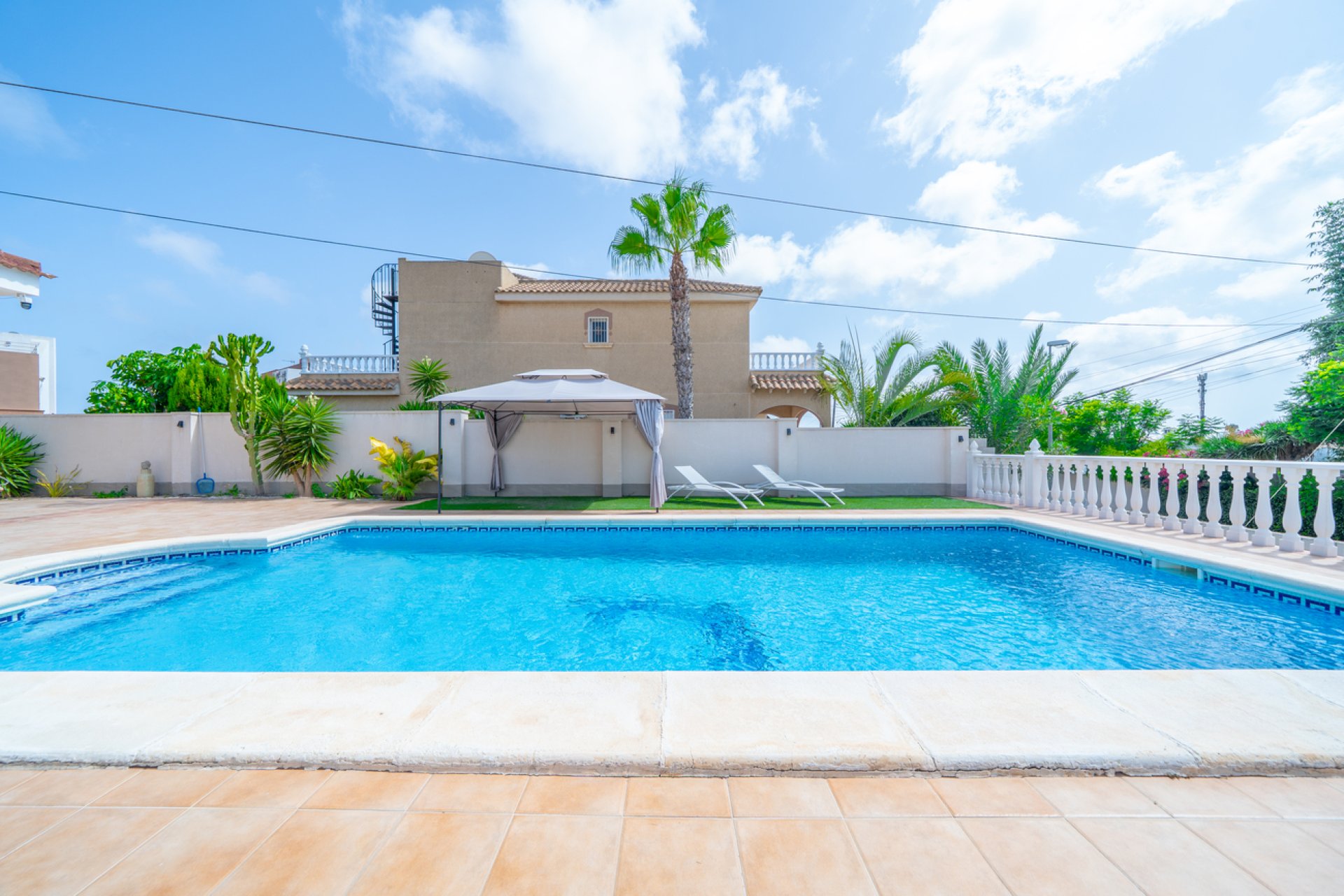 Resale - Villa -
Los Balcones - Costa Blanca