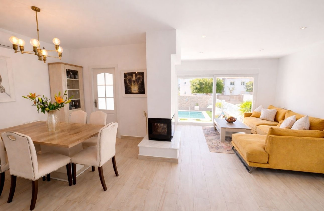 Resale - Villa -
Los Dolses - Inland