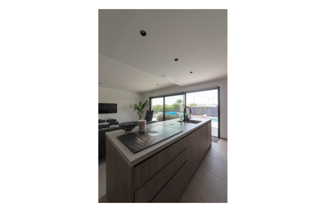 Resale - Villa -
Los Montesinos - Costa Blanca