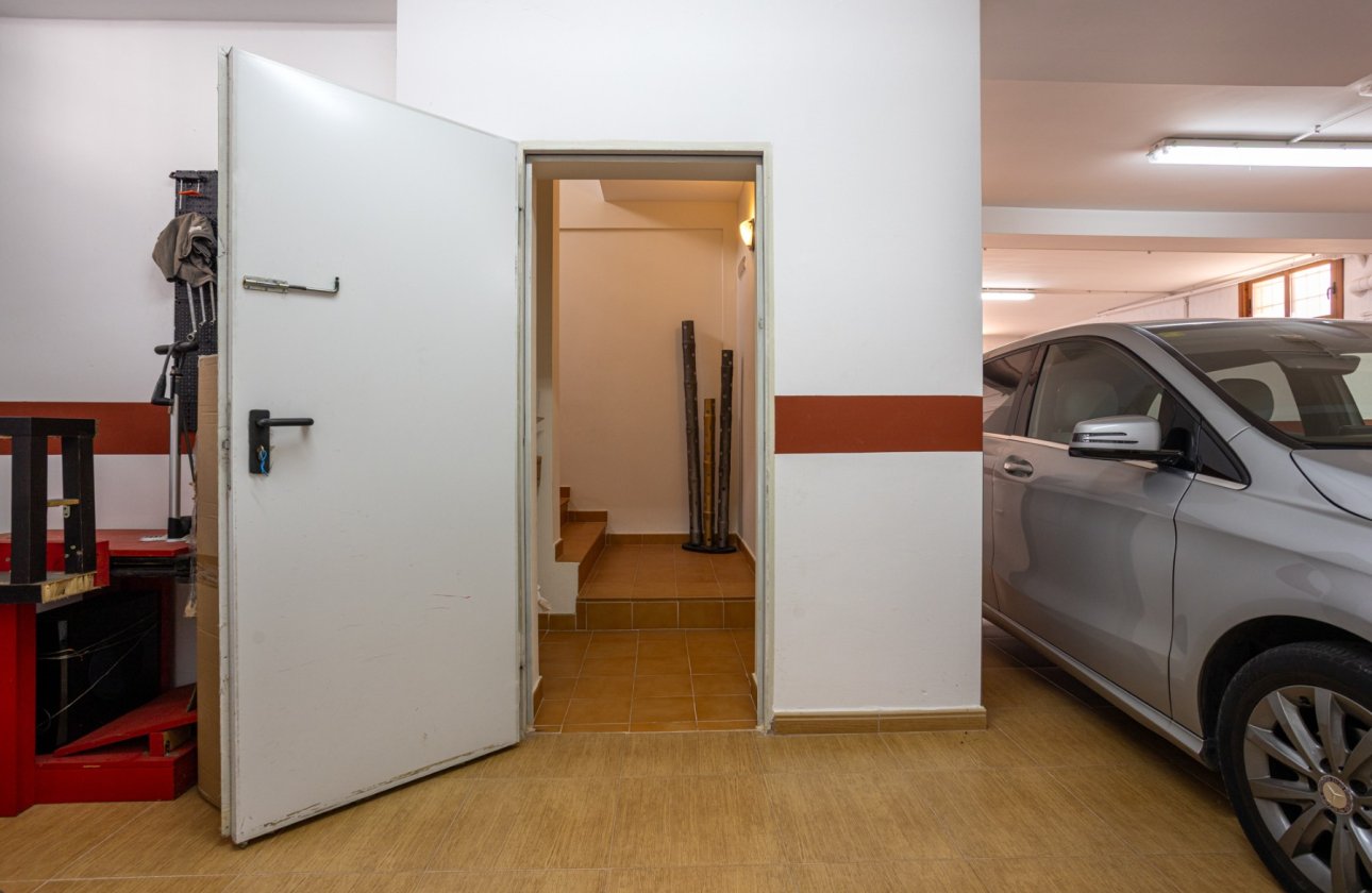 Resale - Villa -
Los Montesinos - Costa Blanca