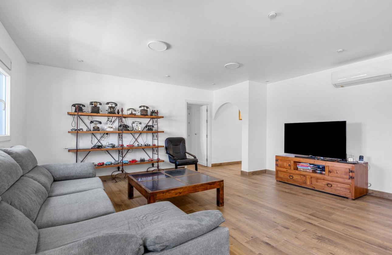 Resale - Villa -
Los Montesinos - Costa Blanca