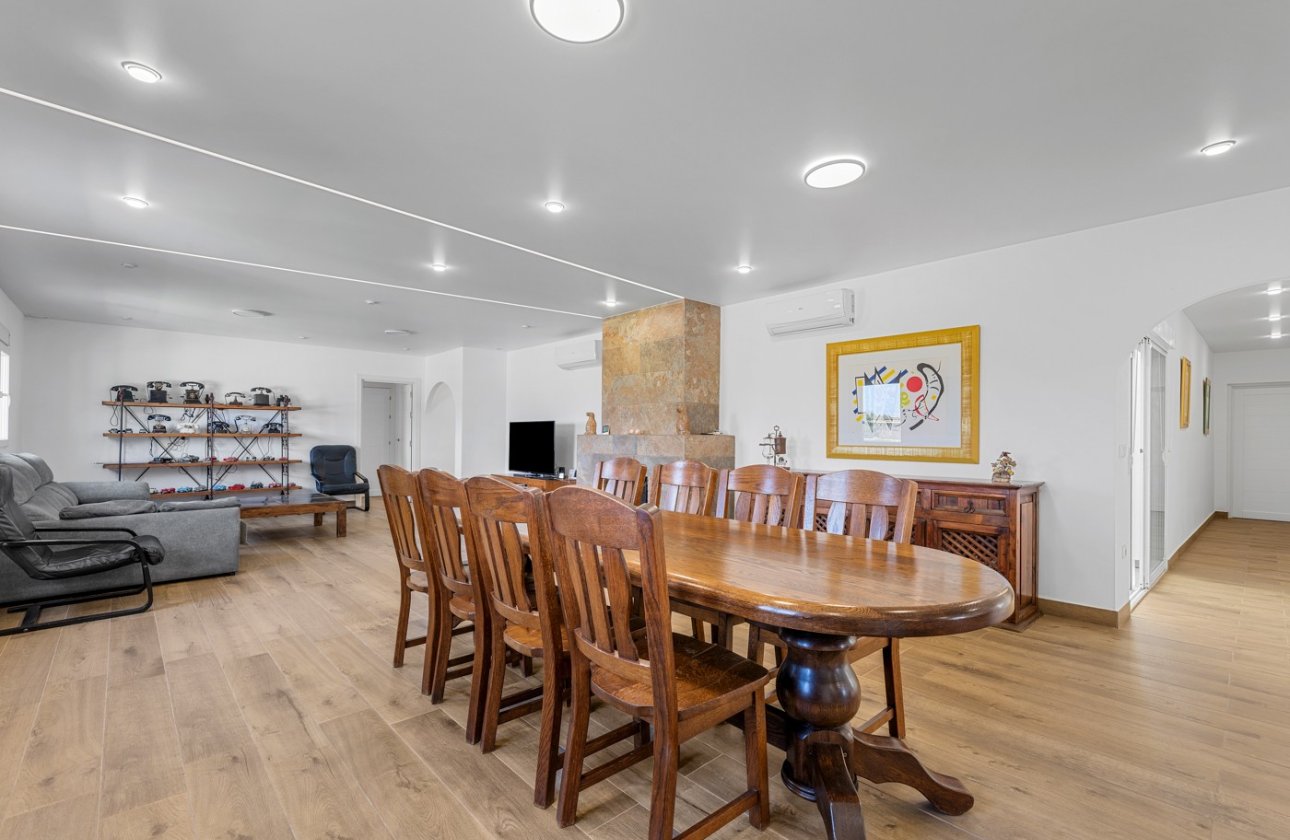 Resale - Villa -
Los Montesinos - Costa Blanca