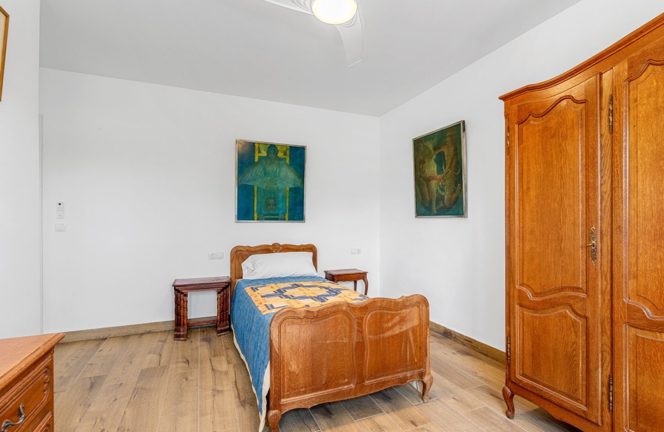 Resale - Villa -
Los Montesinos - Costa Blanca