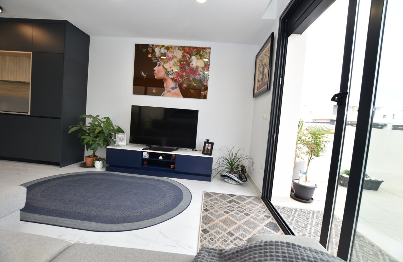 Resale - Villa -
Los Montesinos - Costa Blanca