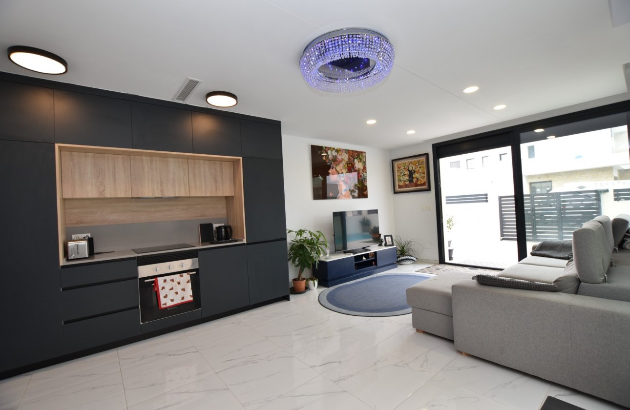 Resale - Villa -
Los Montesinos - Costa Blanca