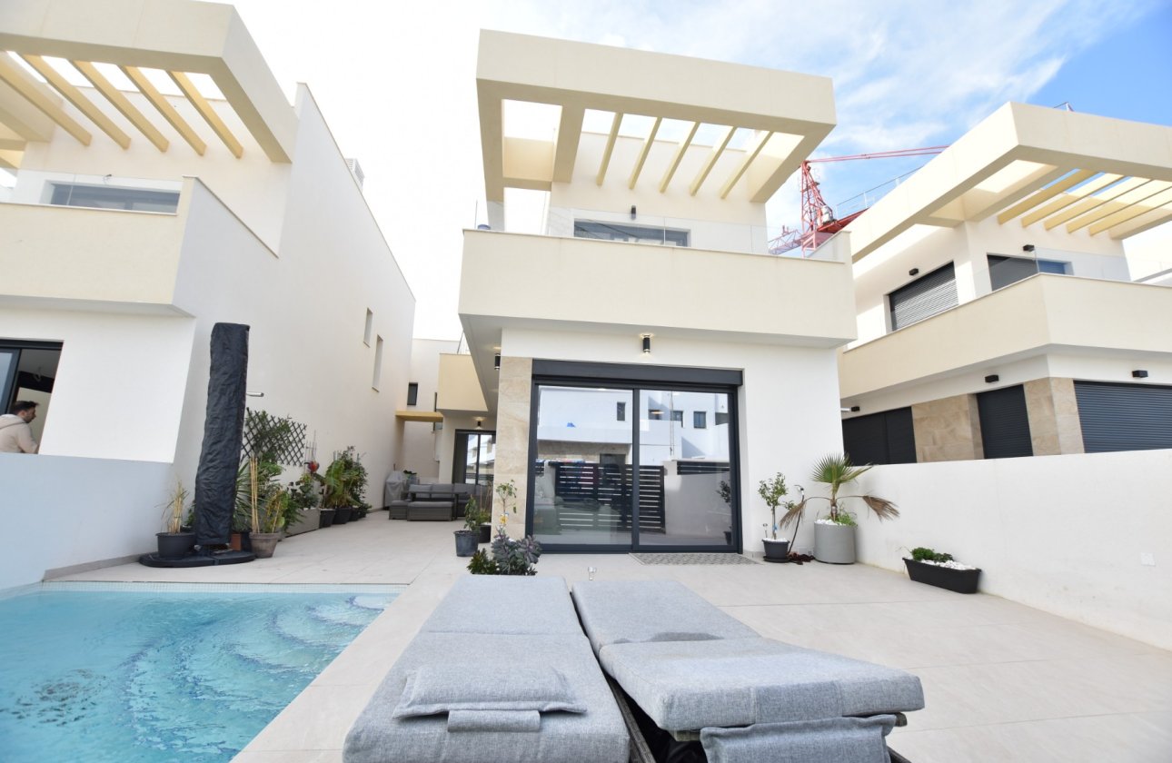 Resale - Villa -
Los Montesinos - Costa Blanca