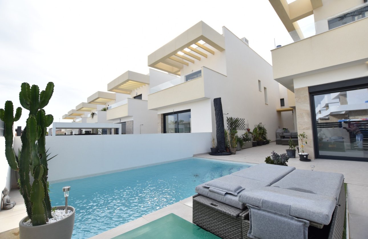 Resale - Villa -
Los Montesinos - Costa Blanca