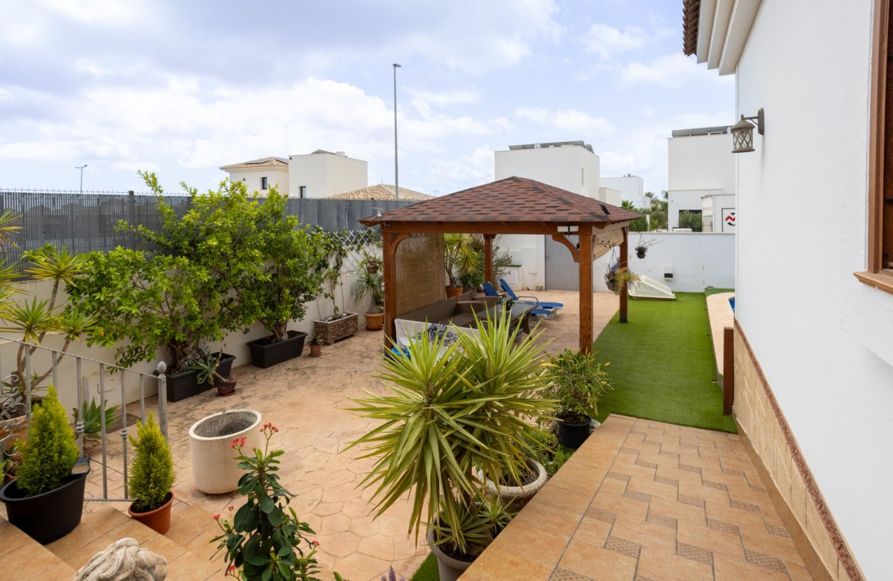 Resale - Villa -
Los Montesinos - Costa Blanca