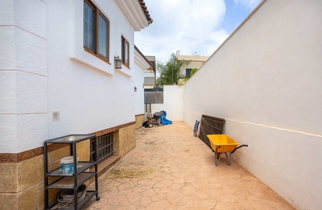 Resale - Villa -
Los Montesinos - Costa Blanca
