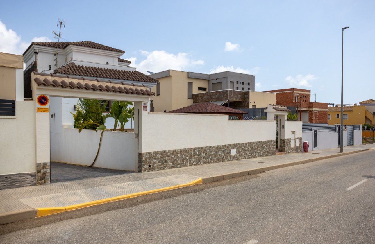 Resale - Villa -
Los Montesinos - Costa Blanca