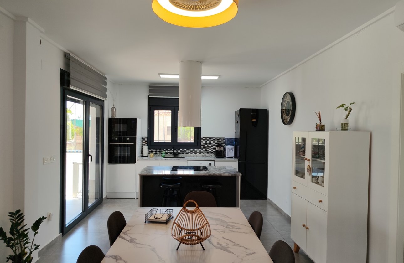 Resale - Villa -
Los Montesinos - Costa Blanca