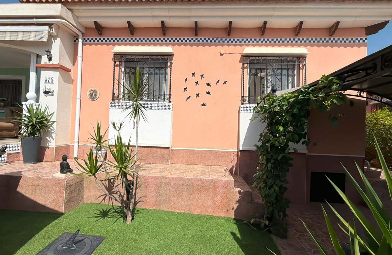 Resale - Villa -
Los Montesinos - Costa Blanca