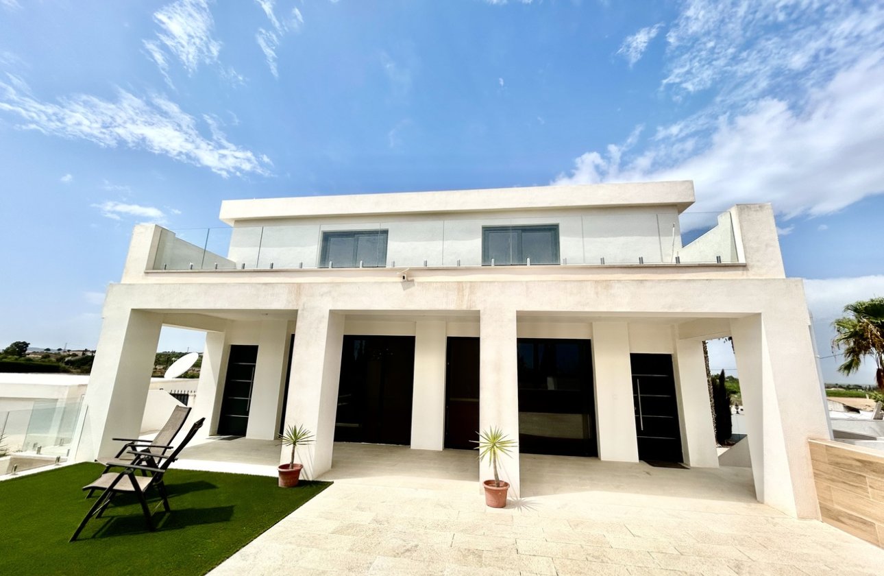 Resale - Villa -
Los Montesinos - Costa Blanca