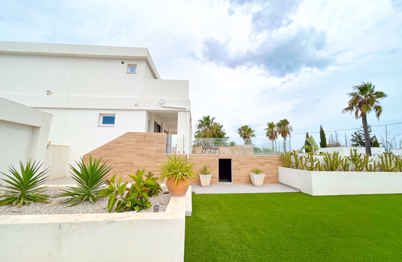 Resale - Villa -
Los Montesinos - Costa Blanca