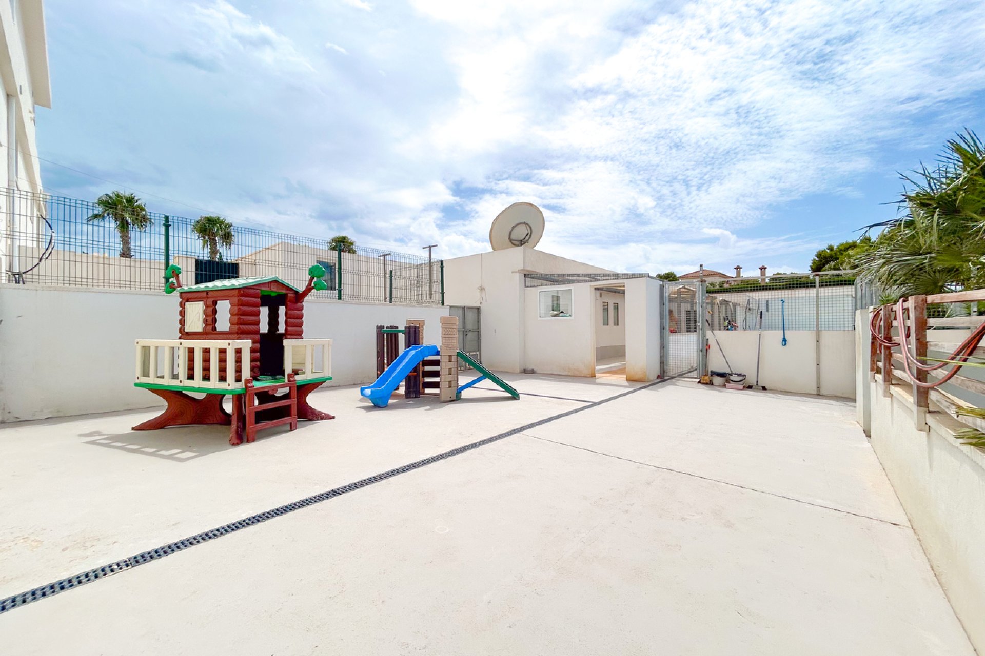Resale - Villa -
Los Montesinos - Costa Blanca