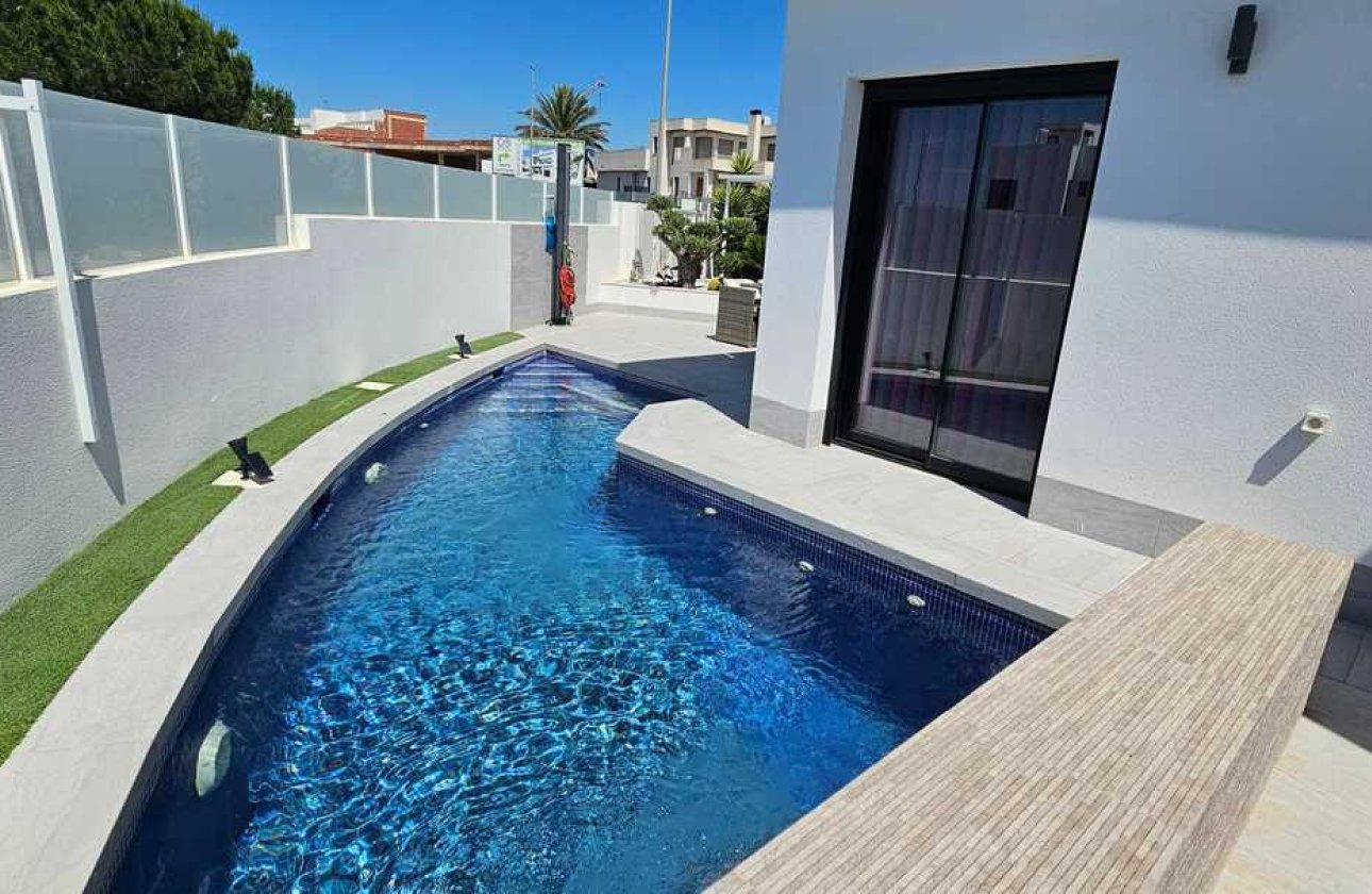 Resale - Villa -
Los Montesinos - Costa Blanca