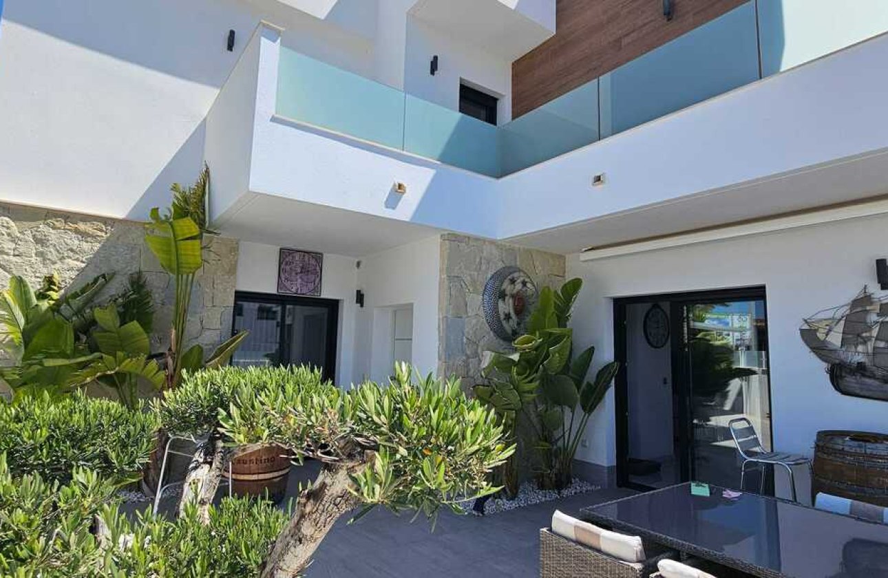 Resale - Villa -
Los Montesinos - Costa Blanca