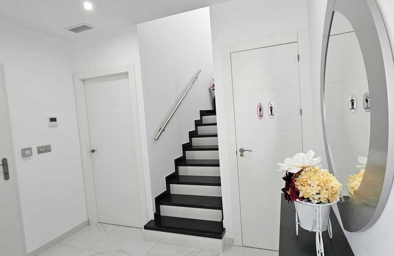 Resale - Villa -
Los Montesinos - Costa Blanca