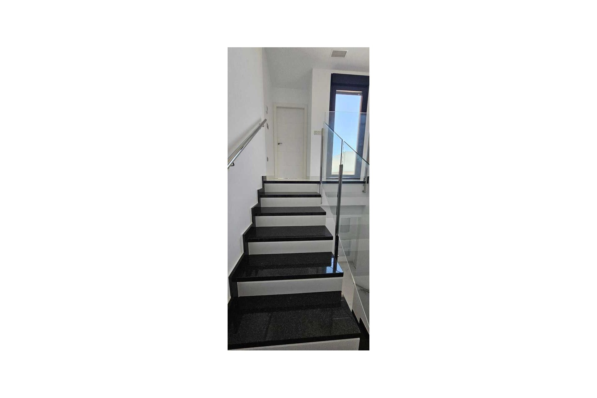 Resale - Villa -
Los Montesinos - Costa Blanca