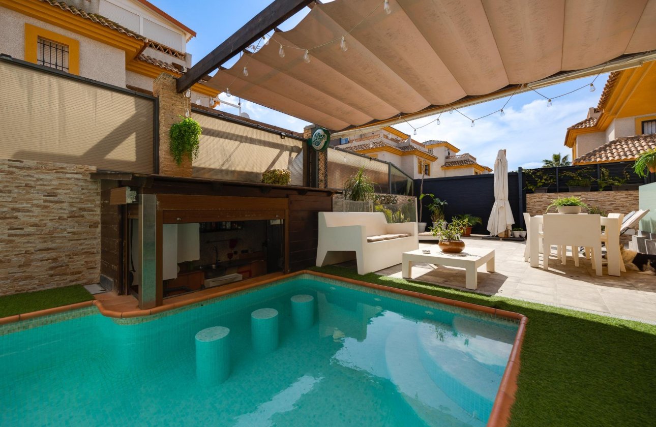 Resale - Villa -
Los Montesinos - La Herrada