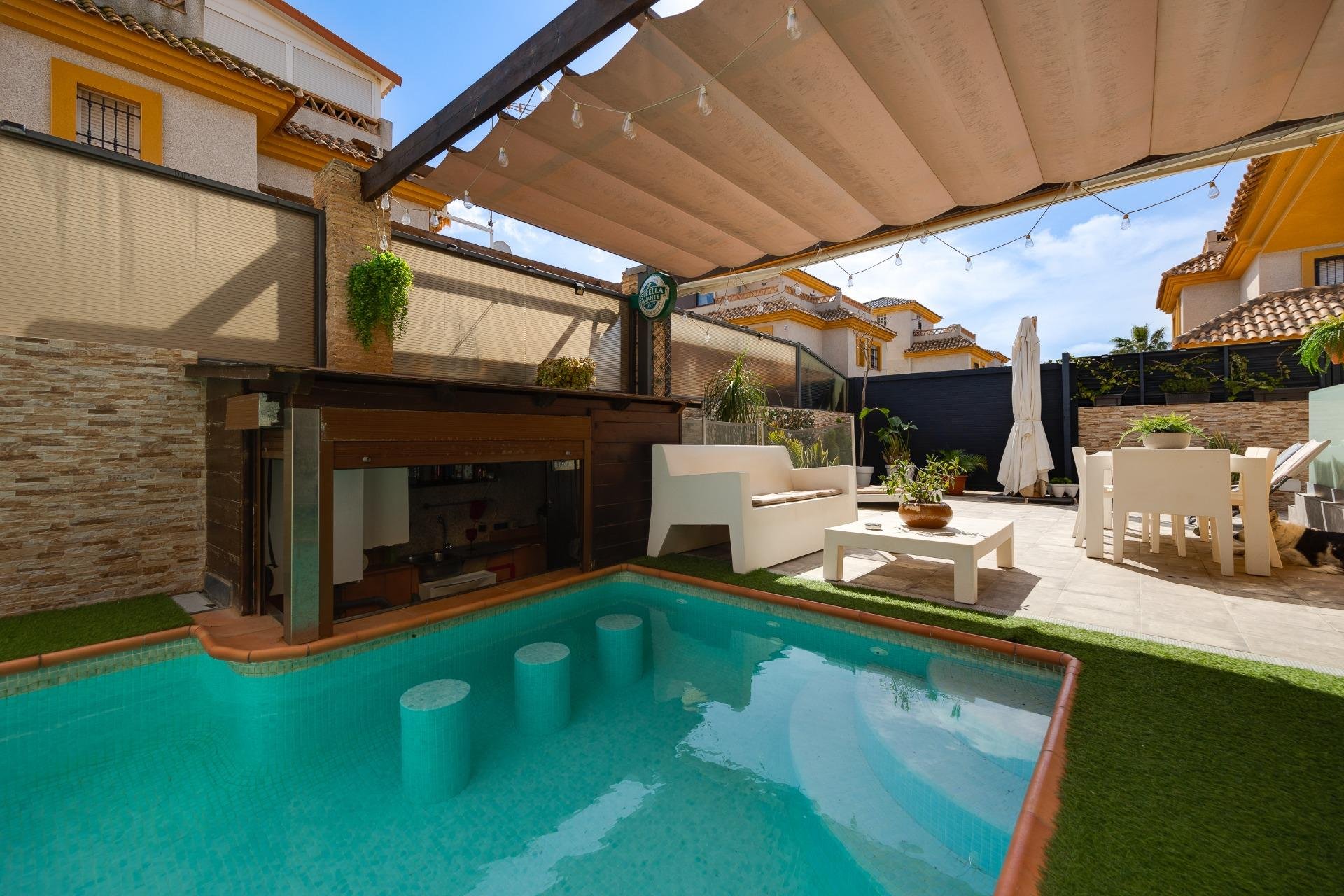 Resale - Villa -
Los Montesinos - La Herrada