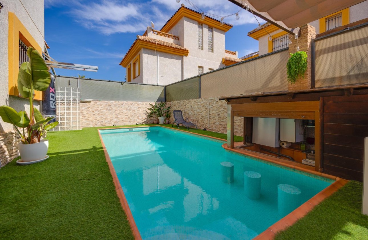Resale - Villa -
Los Montesinos - La Herrada