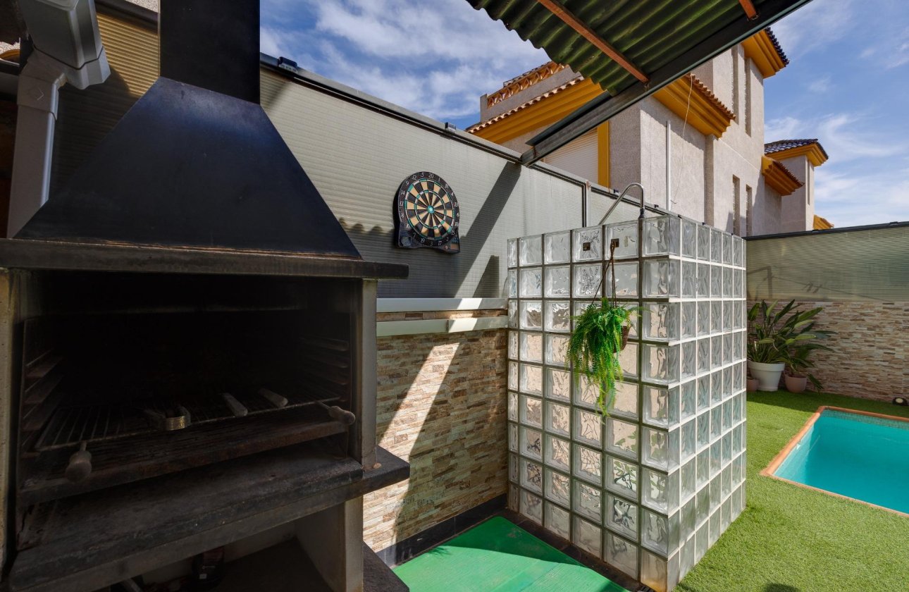 Resale - Villa -
Los Montesinos - La Herrada