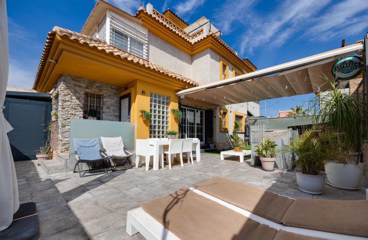 Resale - Villa -
Los Montesinos - La Herrada