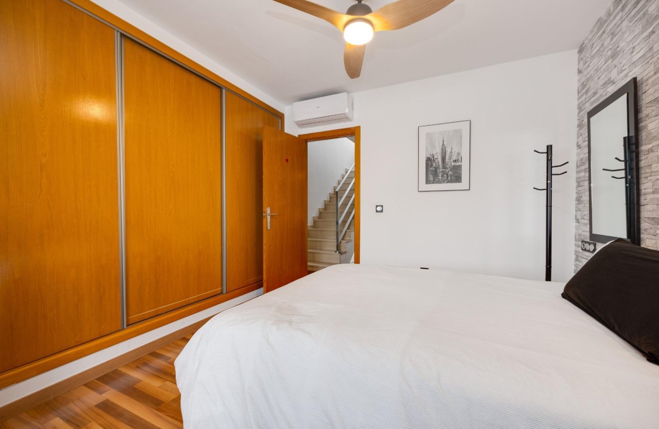 Resale - Villa -
Los Montesinos - La Herrada