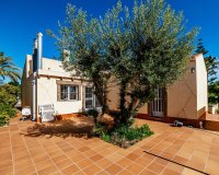 Resale - Villa -
Los Montesinos - Montesinos  Los
