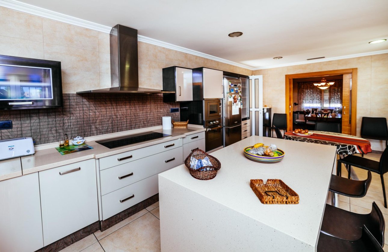 Resale - Villa -
Los Montesinos - Montesinos  Los