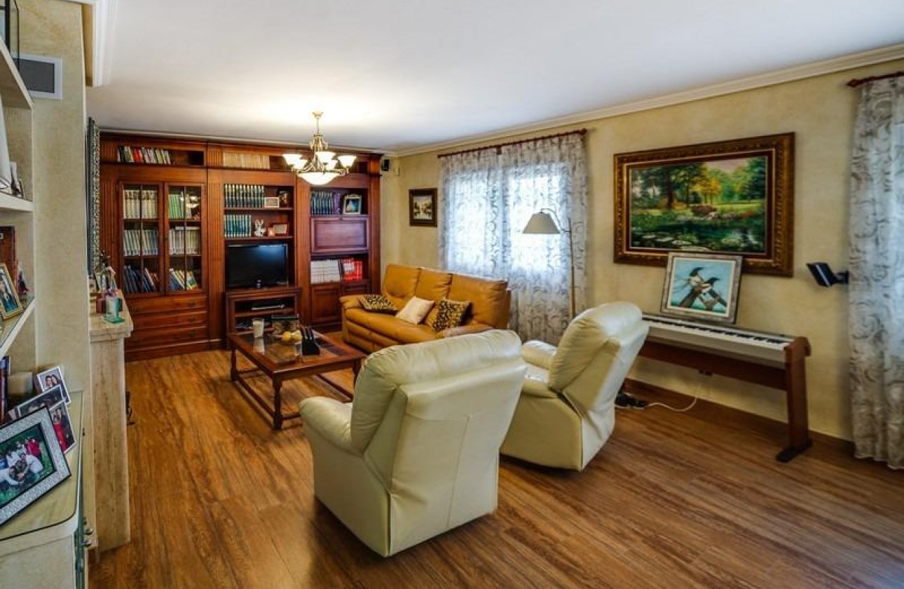 Resale - Villa -
Los Montesinos - Montesinos  Los