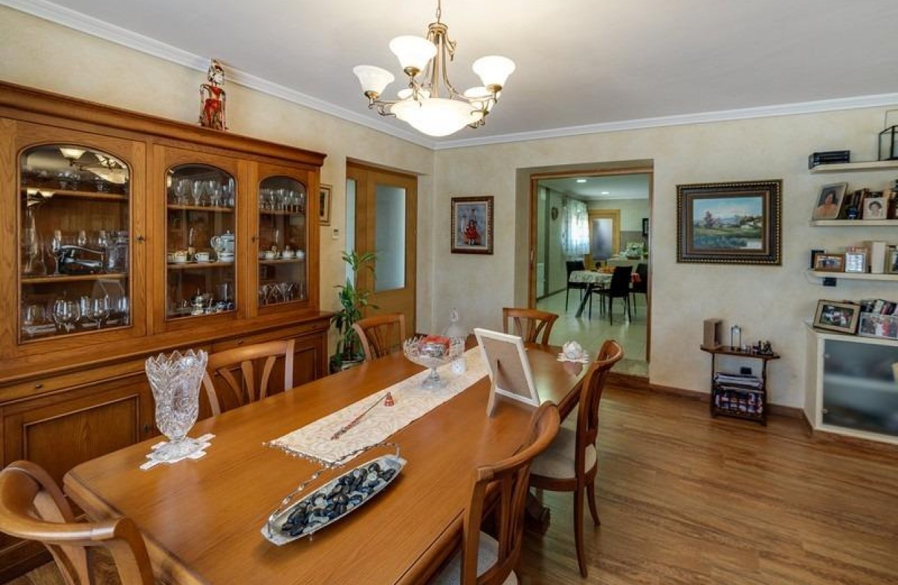 Resale - Villa -
Los Montesinos - Montesinos  Los