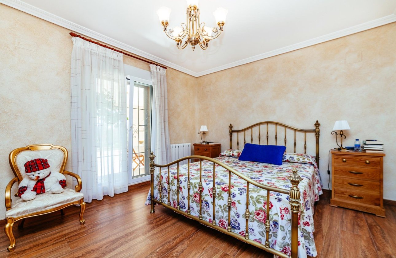 Resale - Villa -
Los Montesinos - Montesinos  Los