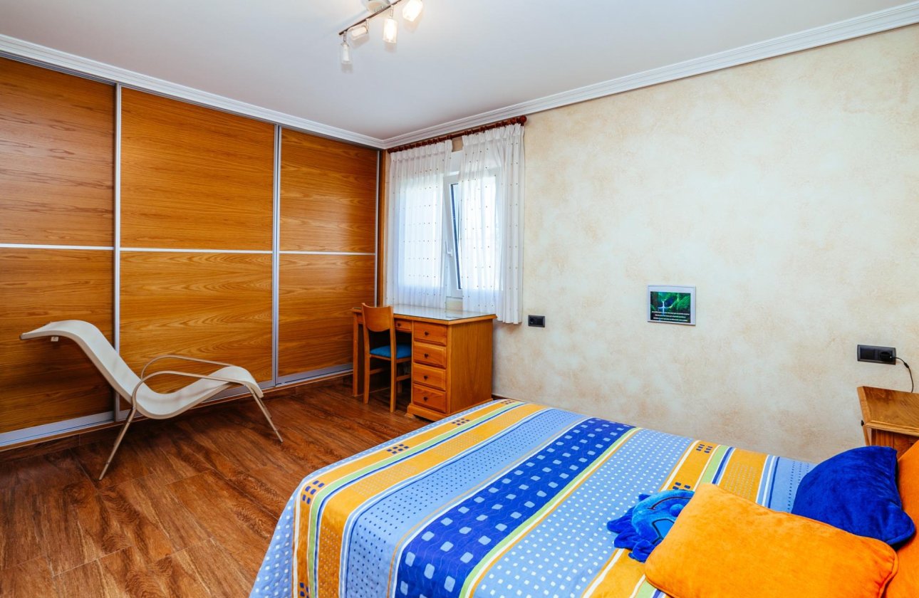 Resale - Villa -
Los Montesinos - Montesinos  Los