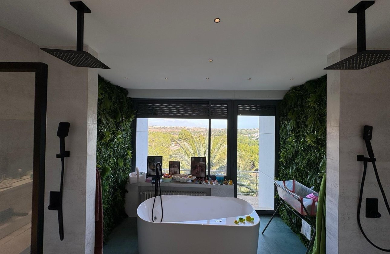 Resale - Villa -
Orihuela Costa - Altos De Campoamor