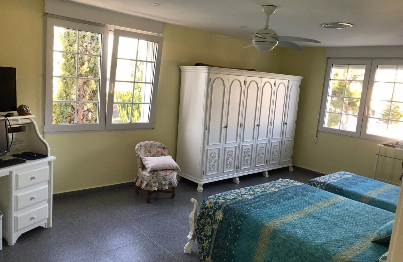 Resale - Villa -
Orihuela Costa - Cabo Roig