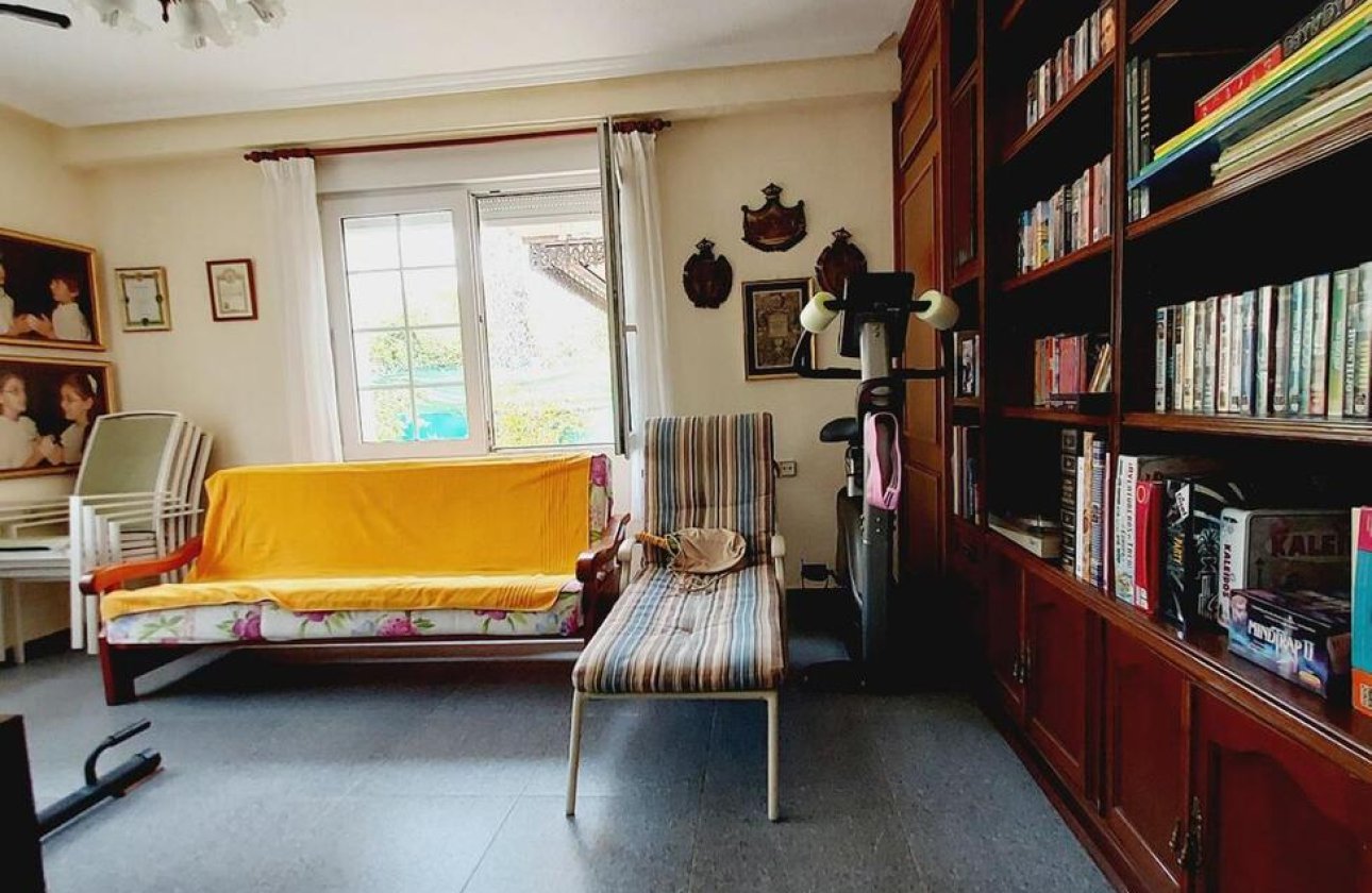 Resale - Villa -
Orihuela Costa - Cabo Roig